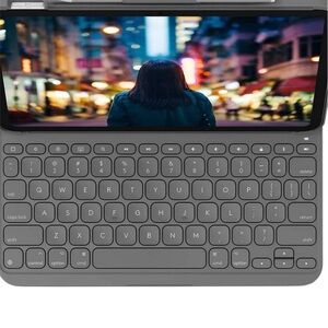 Logitech Apple iPad folio case and keyboard for 10th gen